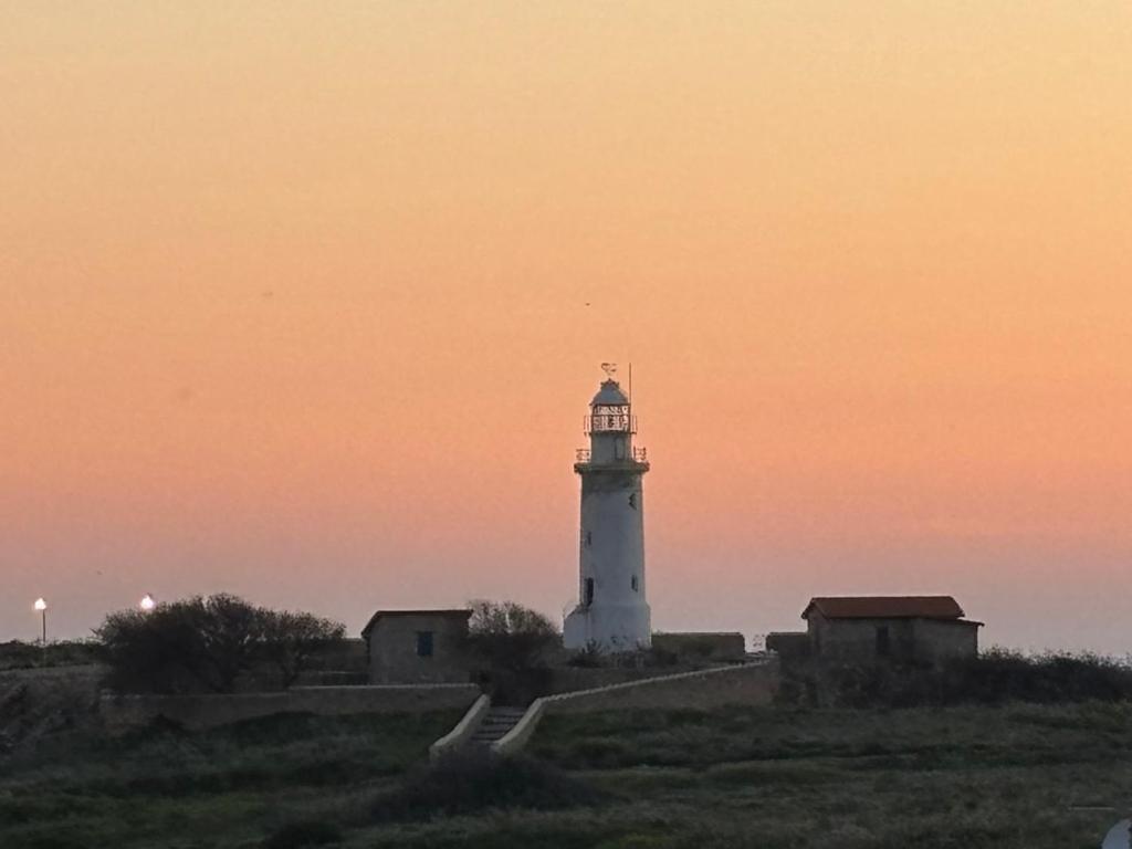 Venus Lighthouse 2B, Sea-View, Paphos Center Apartamento Exterior foto