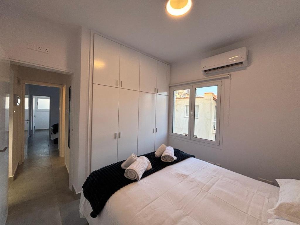 Venus Lighthouse 2B, Sea-View, Paphos Center Apartamento Exterior foto