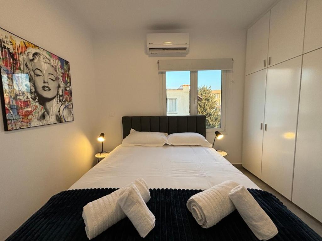 Venus Lighthouse 2B, Sea-View, Paphos Center Apartamento Exterior foto