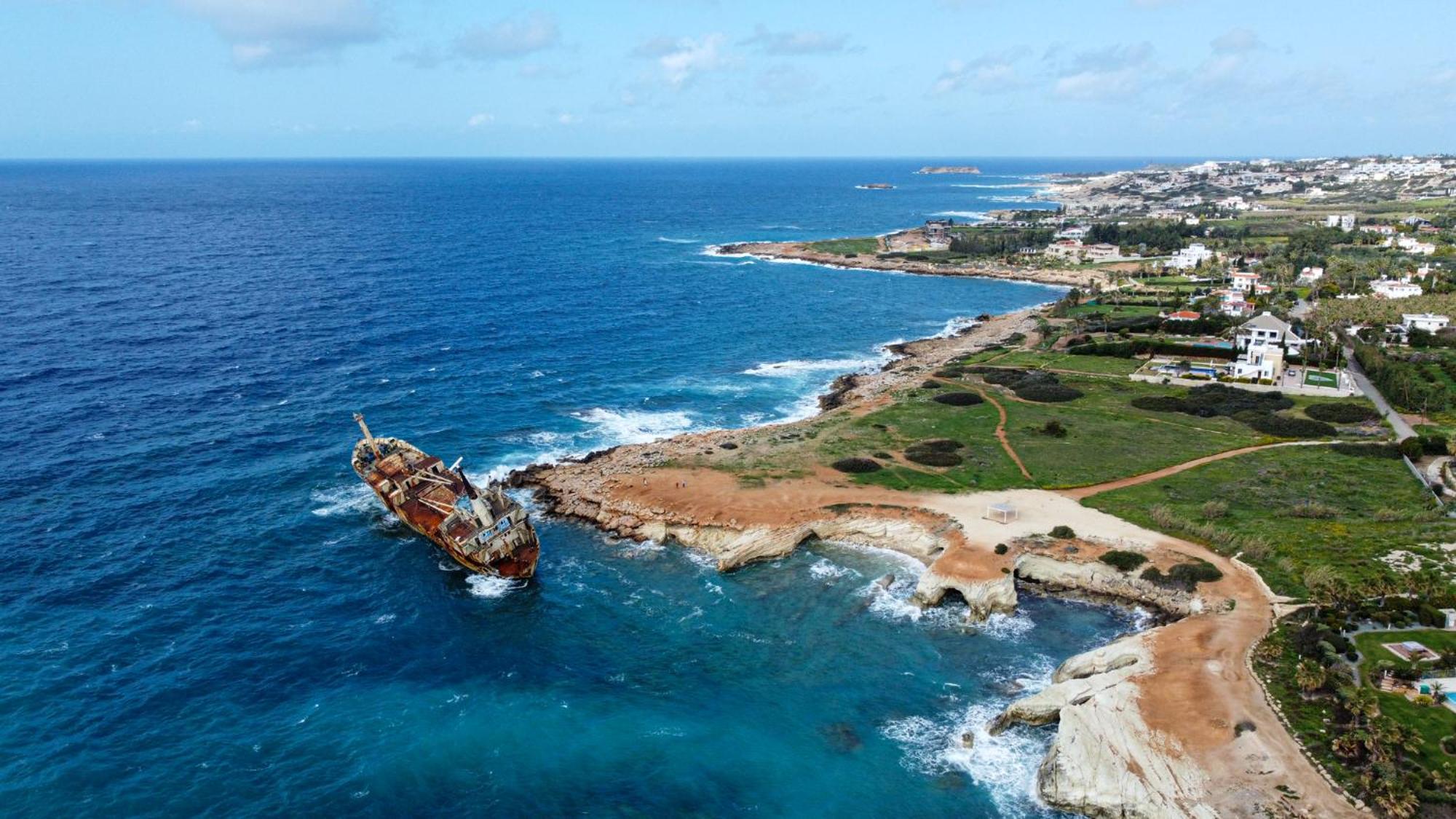 Venus Lighthouse 2B, Sea-View, Paphos Center Apartamento Exterior foto